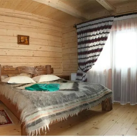 On Dovbush Path Hotel 2*