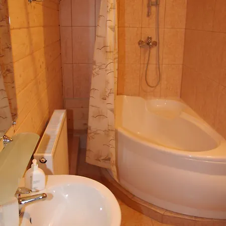 On Dovbush Path Hotel