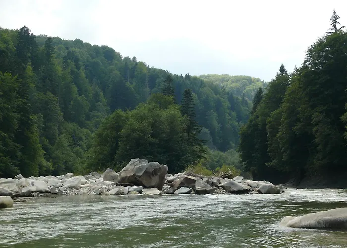On Dovbush Path 2* Γιαρέμτσε
